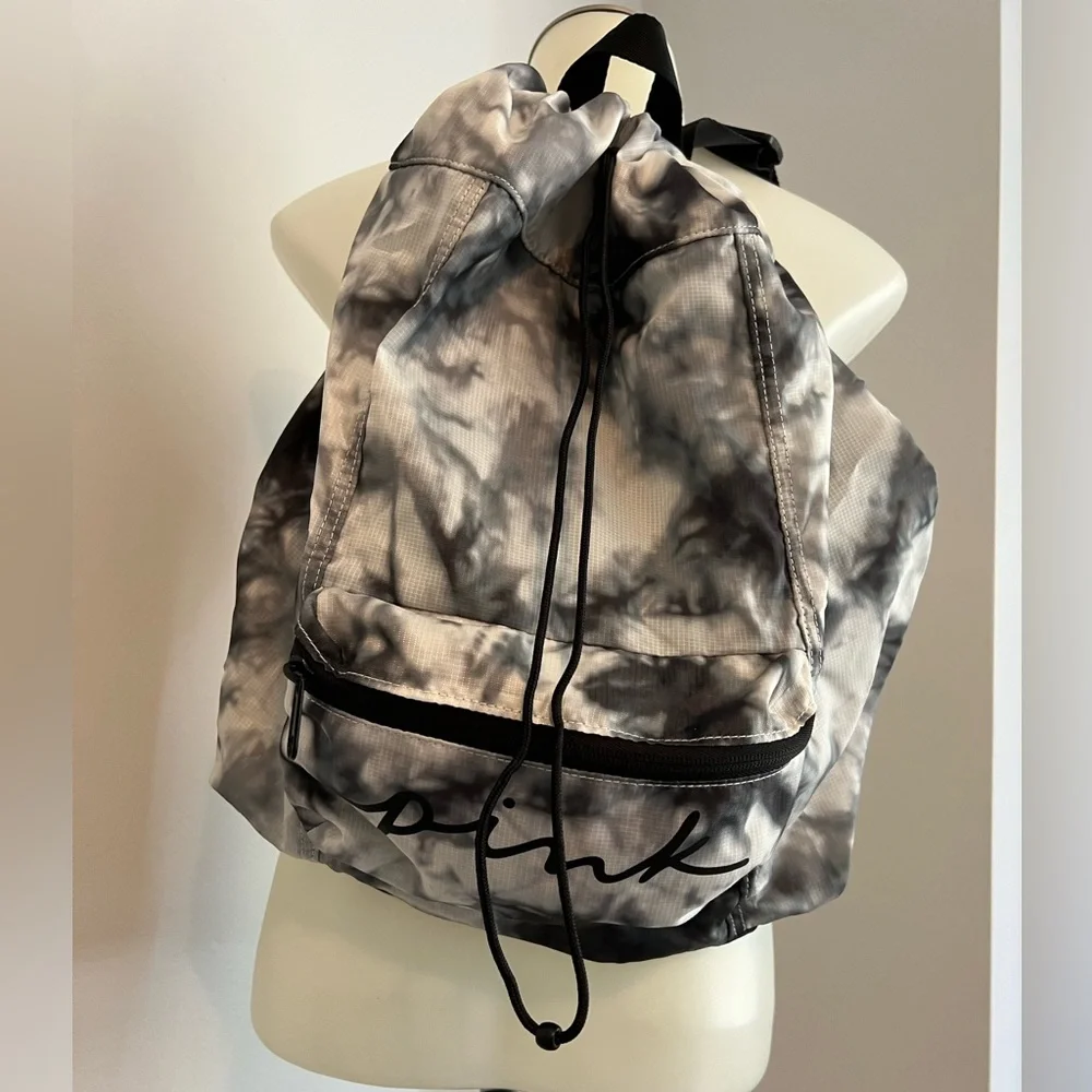 Victoria's Secret PINK Backpack Drawstring convertible fanny Pack NWOT New Gray